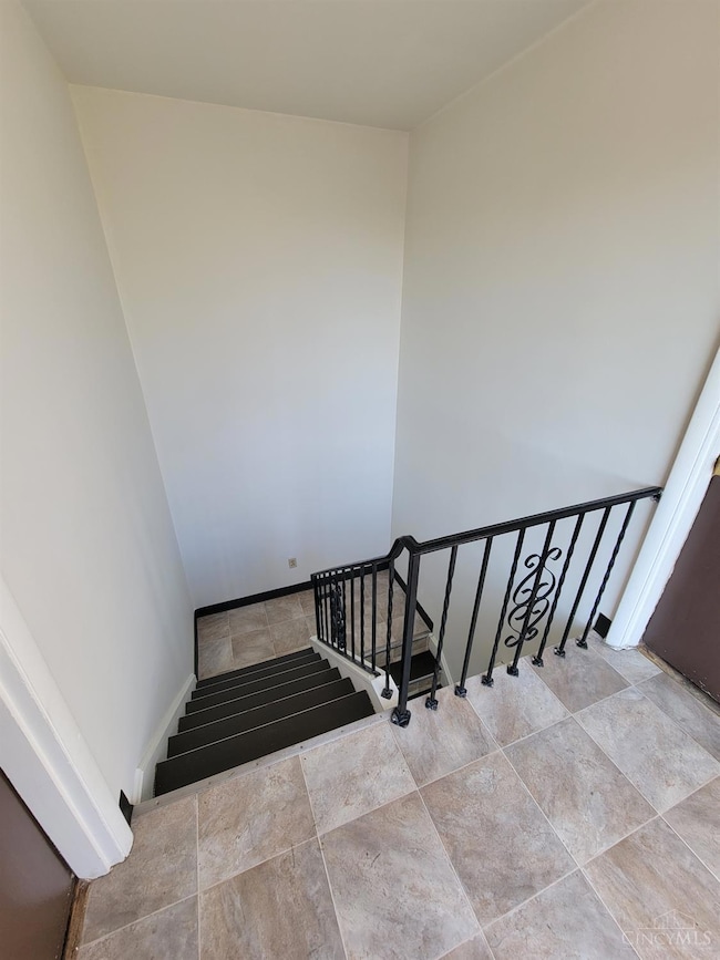 6605 Hasler Ln, Cincinnati, OH 45216 - photo 5