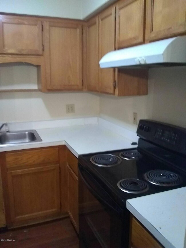 6117 Key Hollow Ct, Jacksonville, FL 32205 - photo 5