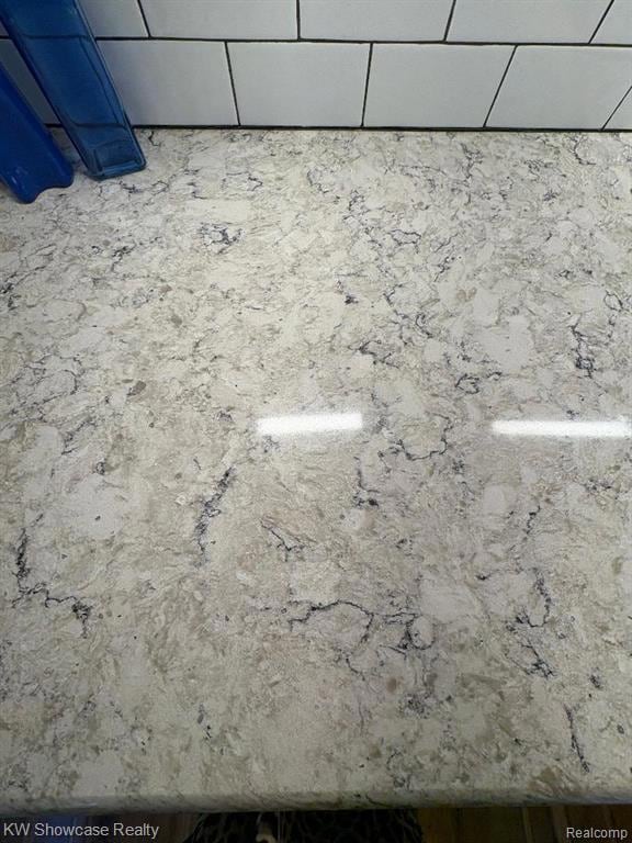 1030 Larson Ct, Rochester Hills, MI 48307 - photo 7