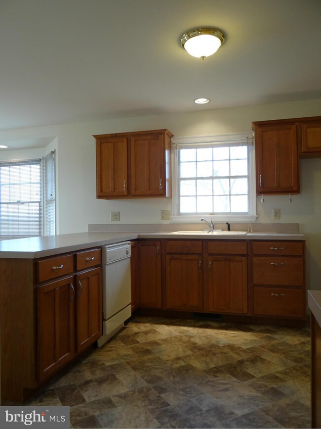 323 Ronald Dr, Greencastle, PA 17225 - photo 6