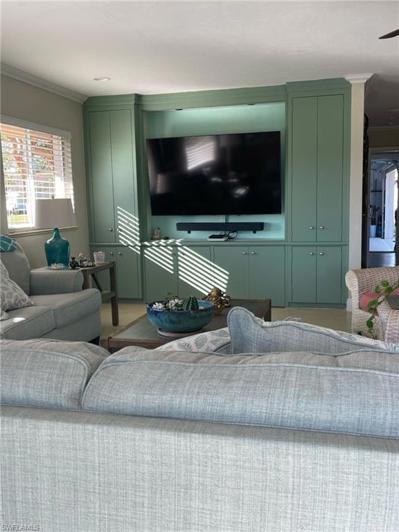 Living area with ornamental molding