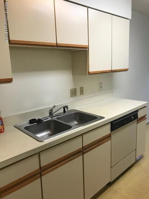 1201 Village Dr unit 1201, Stroudsburg, PA 18360 - photo 2