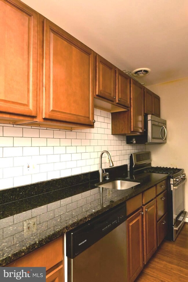 10725 West Dr unit 102, Fairfax, VA 22030 - photo 6