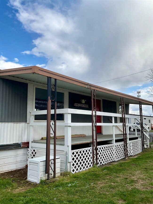 300 S Fir Ave unit 8, Deer Park, WA 99006 - photo 4