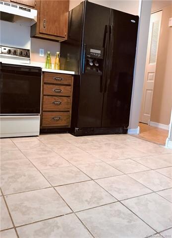 Kitchen view 1 (fridge not included)