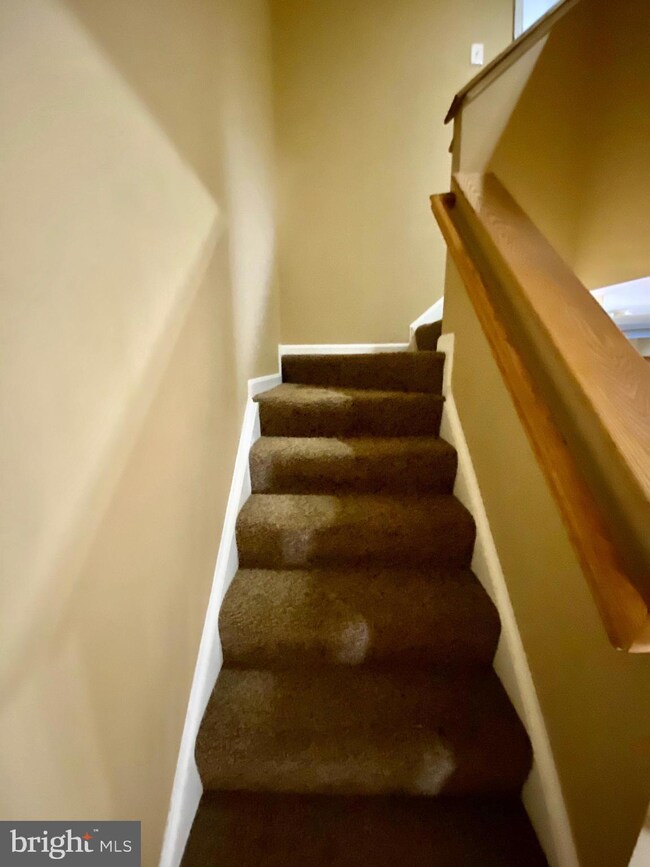 15463 Windsong Ln, Dumfries, VA 22025 - photo 4