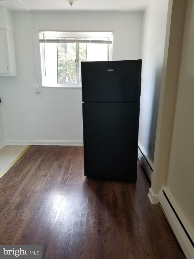 8212 Houston Ct unit 3, Takoma Park, MD 20912 - photo 2