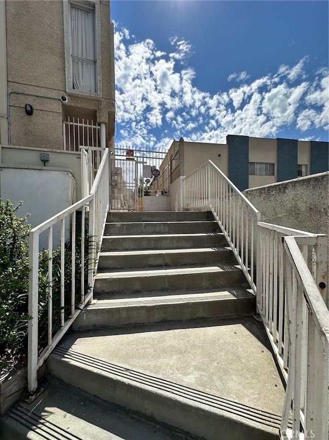 116 W Maple St unit 6, Glendale, CA 91204 - photo 2