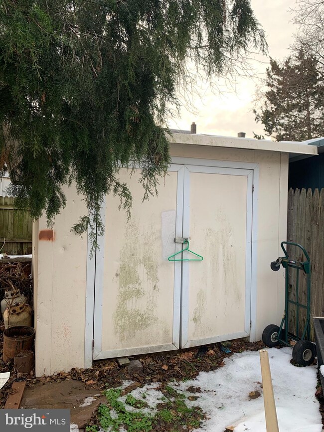 218 Linden St, Gloucester City, NJ 08030 - photo 4