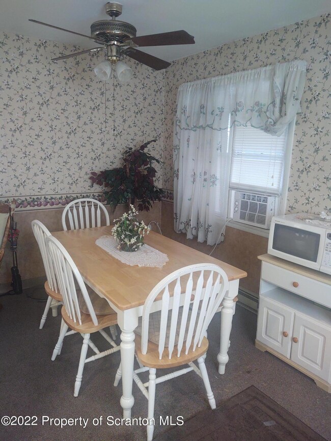 92 Loomis St, Wilkes-Barre, PA 18702 - photo 7