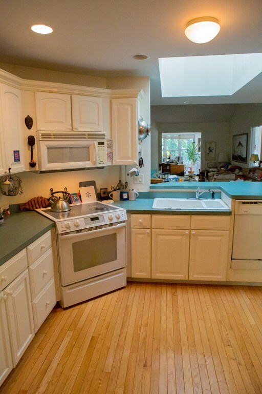 54 William Onthank Ln, Southborough, MA 01772 - photo 5