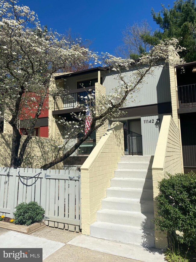 11142 Saffold Way, Reston, VA 20190 - photo 2