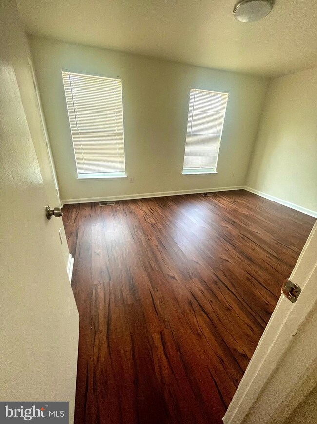 723 W Cherry Blossom Way, Baltimore, MD 21201 - photo 7