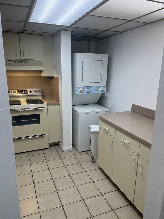 440 E 23rd St unit 1118, Hialeah, FL 33013 - photo 6