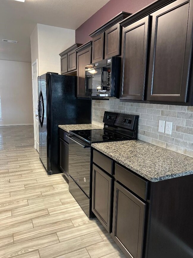 611 Juniper, Odessa, TX 79765 - photo 7