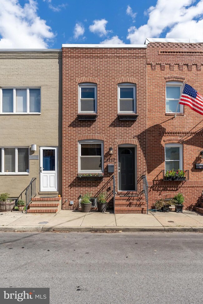 1117 S Bouldin St, Baltimore, MD 21224 - photo 2