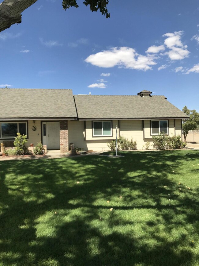 1682 60th St W, Rosamond, CA 93560 - photo 6