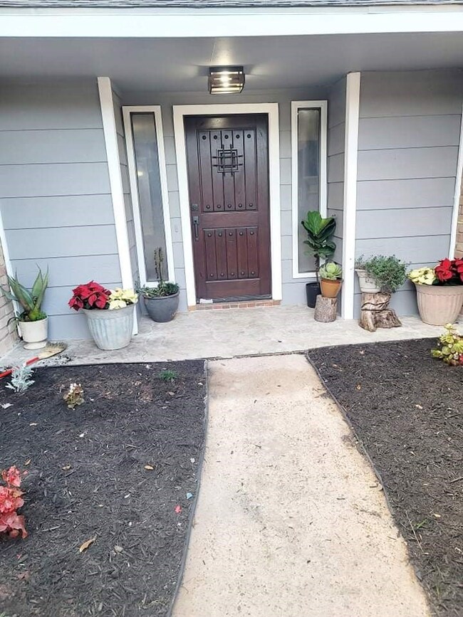 8607 Chestnut Forest Dr, Houston, TX 77088 - photo 5