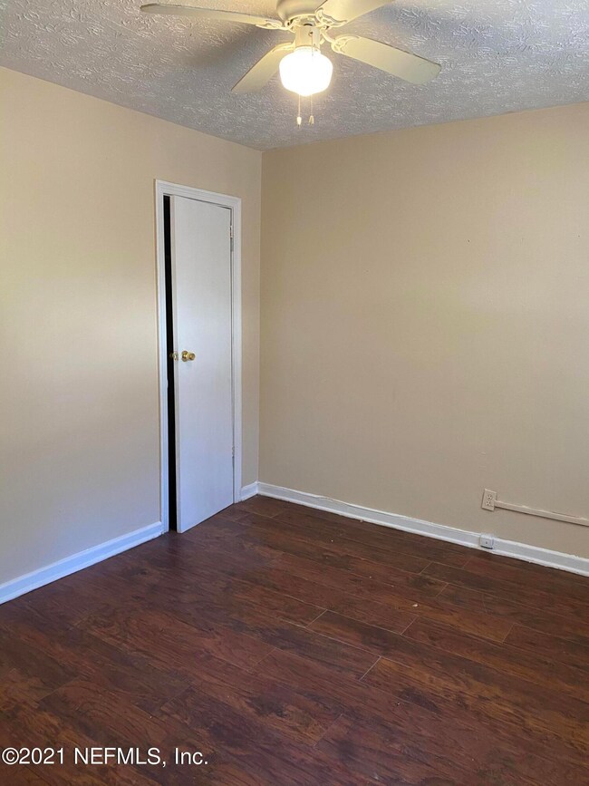 5220 Lexington Ave, Jacksonville, FL 32210 - photo 7