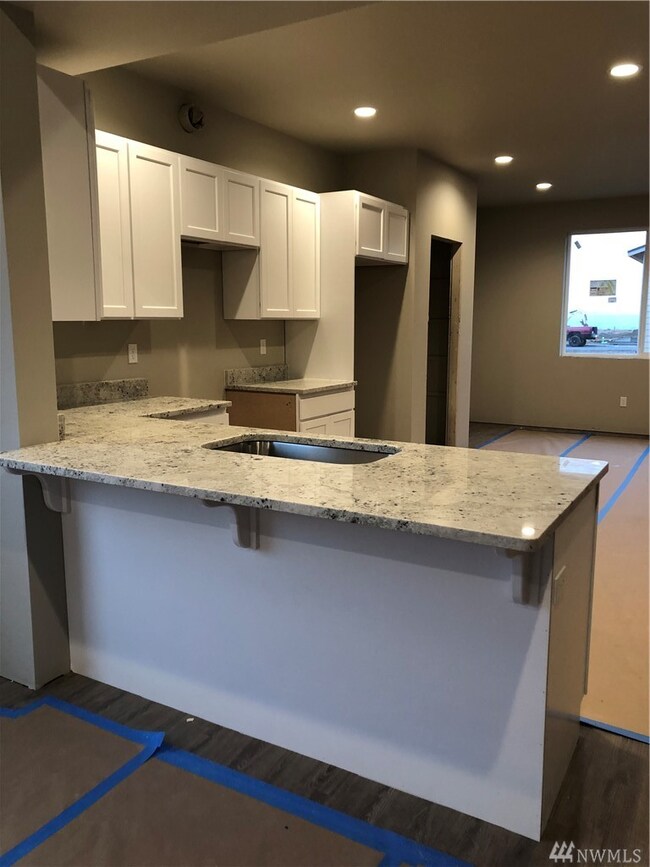 284 N Nevada Ave, East Wenatchee, WA 98802 - photo 4