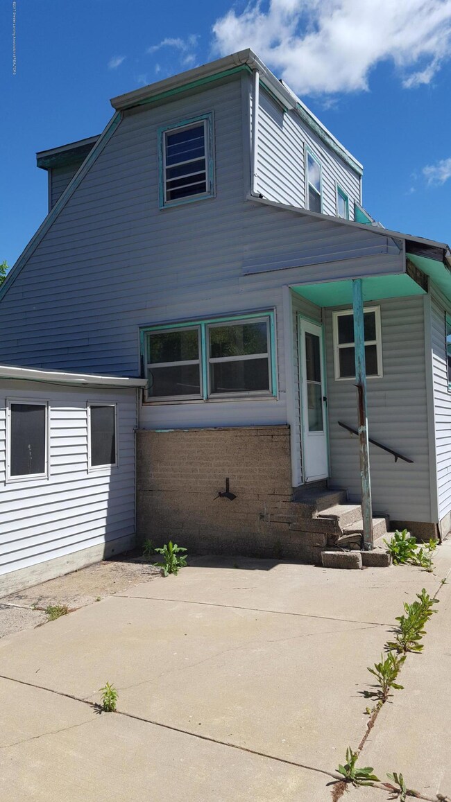 2079 Cedar St (30)