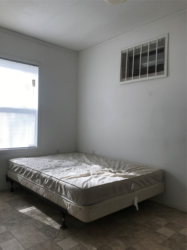 17025 Wellborne Rd unit D, Pearland, TX 77584 - photo 4