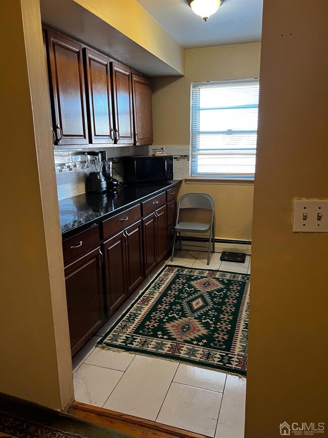 55 Gill Ln unit 39, Iselin, NJ 08830 - photo 2