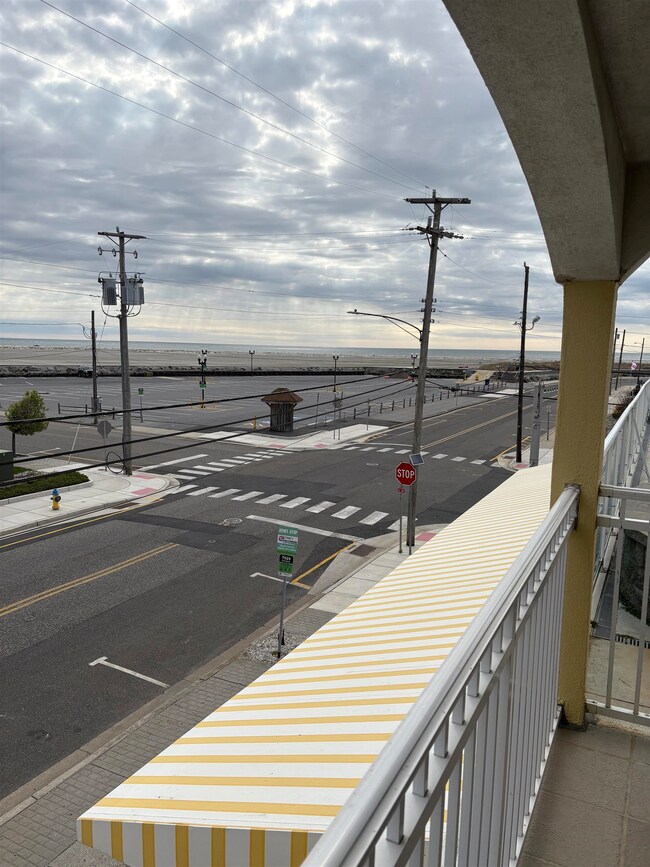 106 W Spruce Ave unit 101, Wildwood, NJ 08260 - photo 3