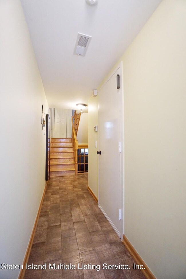 (3) ENTRY FOYER AND HALLWAY