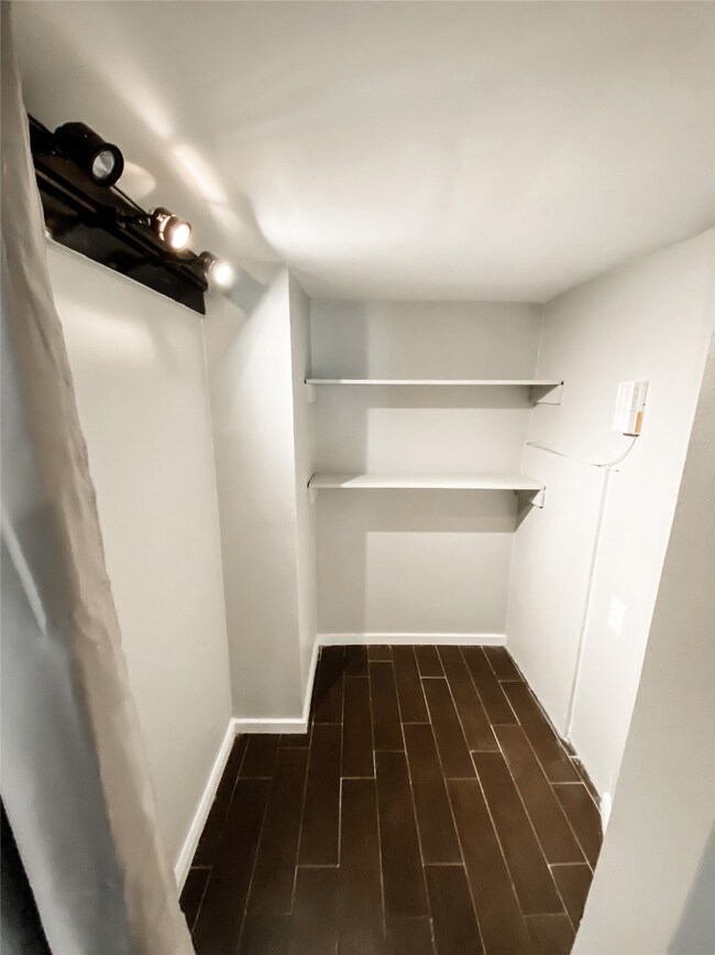 1851 W Main St unit 1, Houston, TX 77098 - photo 6