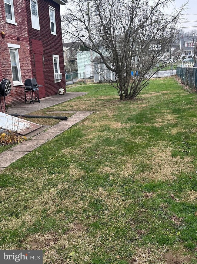 612 W 1st St, Birdsboro, PA 19508 - photo 3