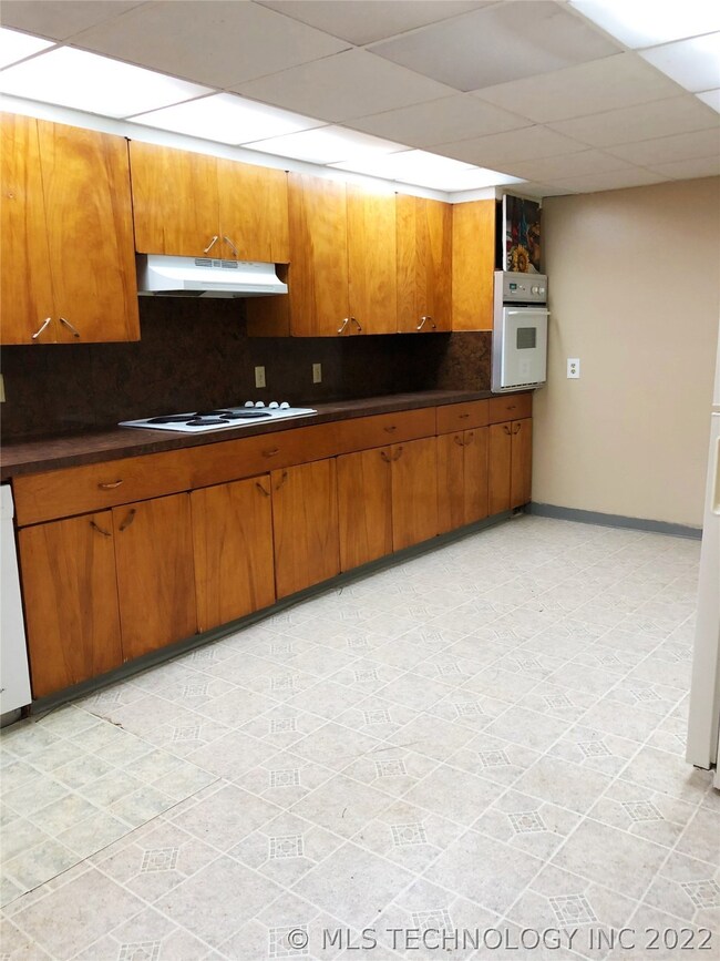 All appliances included:  dishwasher, cooktop, bui