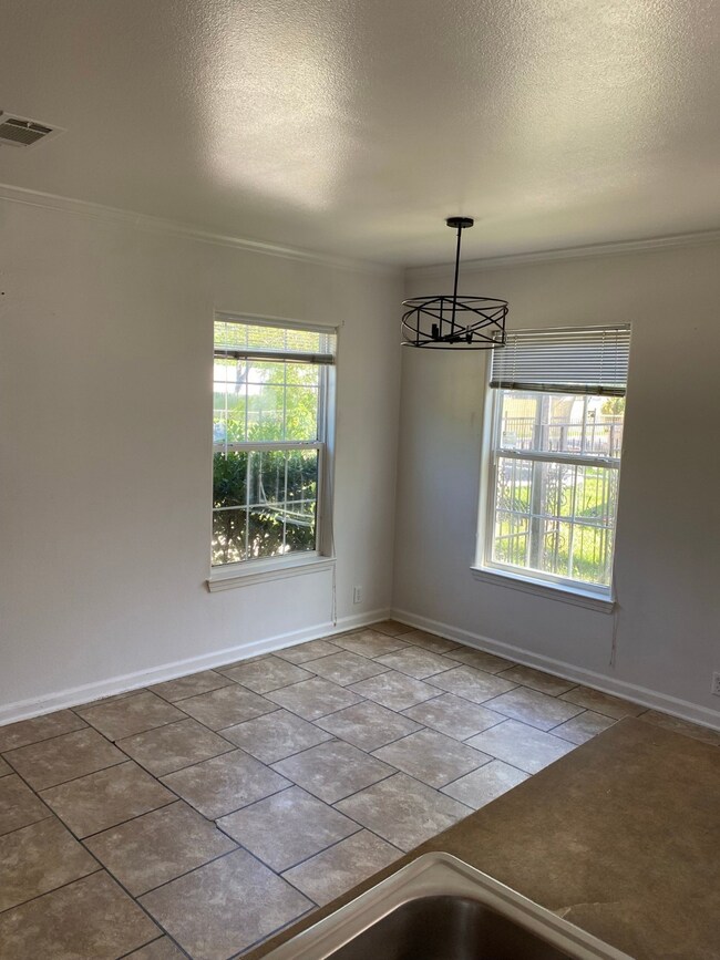 8901 Spaulding St unit A, Houston, TX 77016 - photo 4