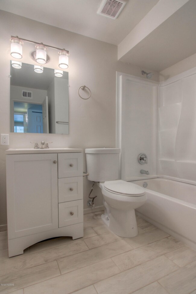 Full Hall Bathroom