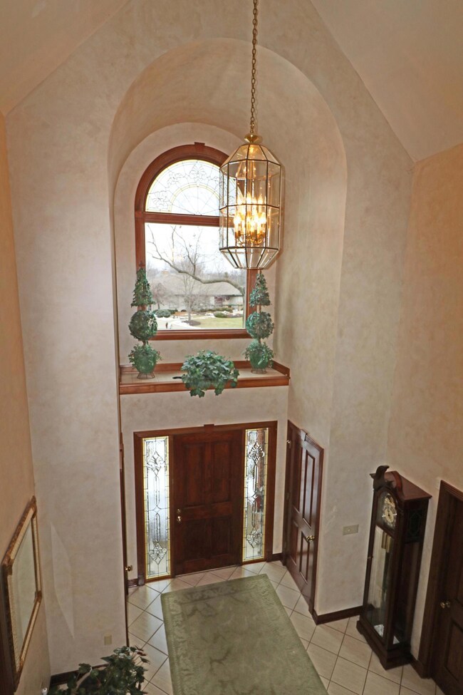 2 Guest closets, ceramic tile flr