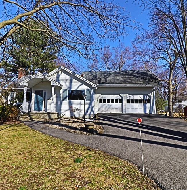 1528 Regent St, Schenectady, NY 12309 - photo 2