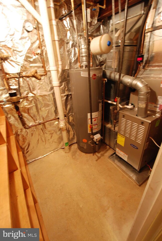 21201 Owls Nest Cir, Germantown, MD 20876 - photo 7