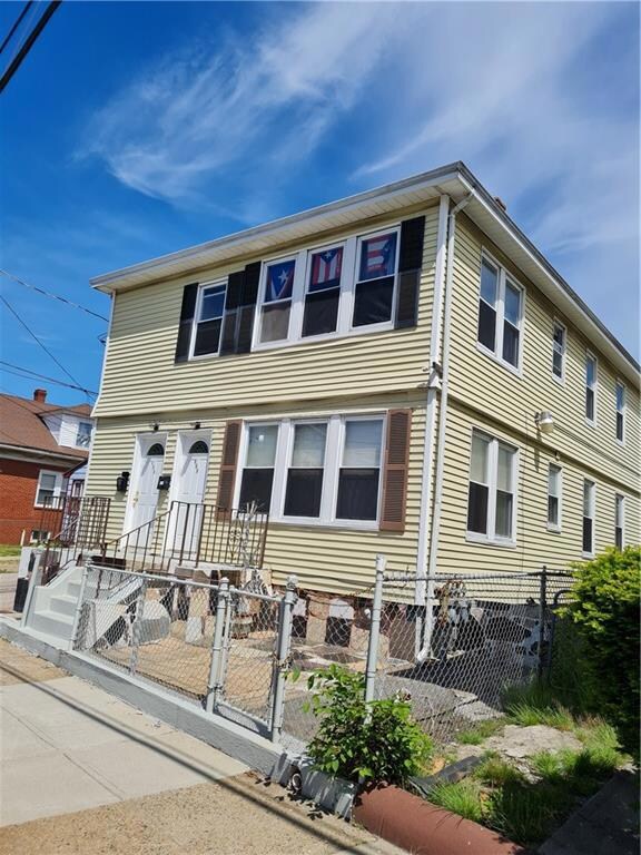 525 Manton Ave, Providence, RI 02909 - photo 2