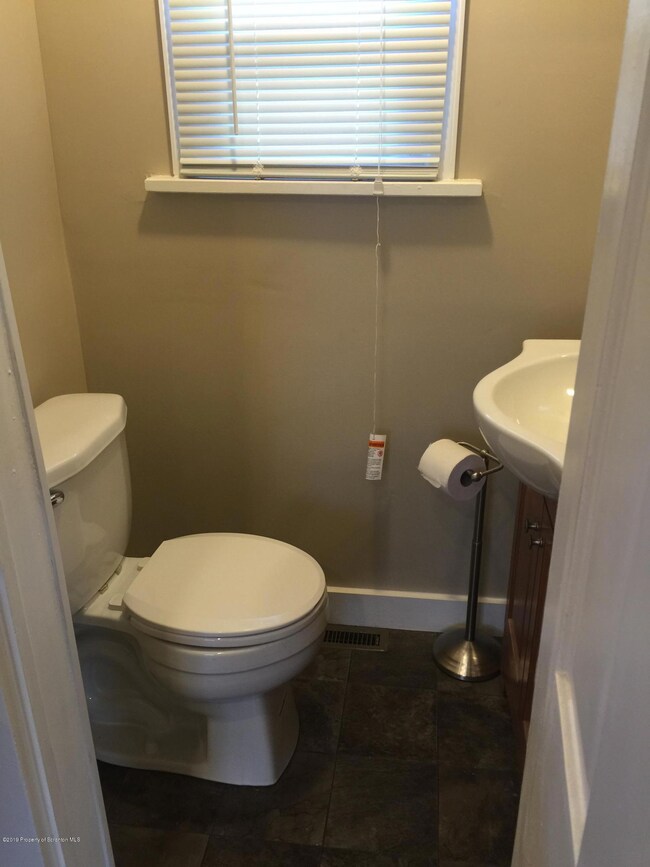 337 N Bromley Ave, Scranton, PA 18504 - photo 5