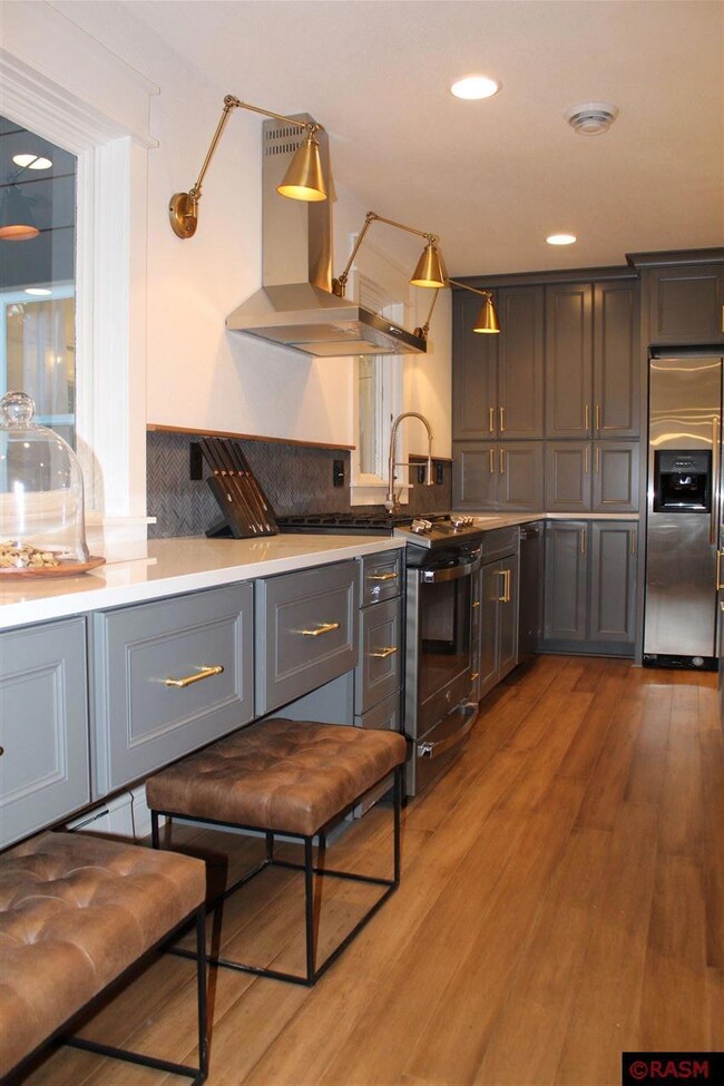 907 Summit Ave, New Ulm, MN 56073 - photo 5