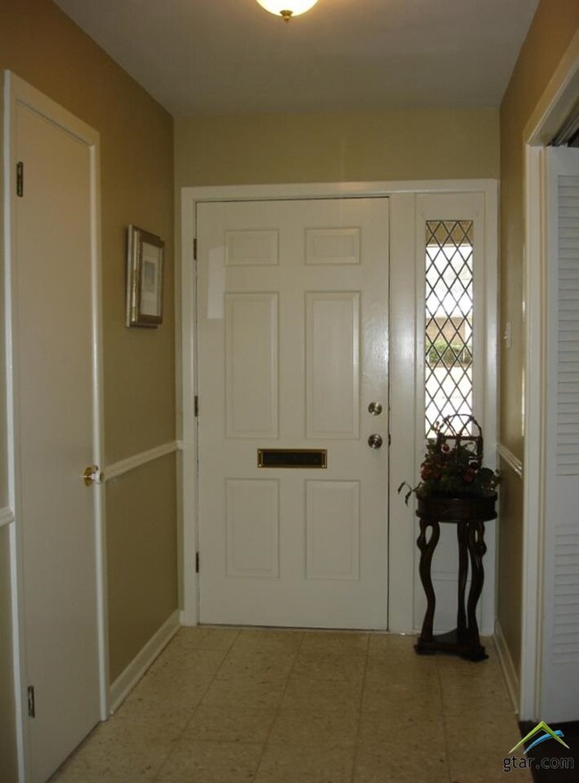 225 Samuel Dr, Tyler, TX 75701 - photo 2