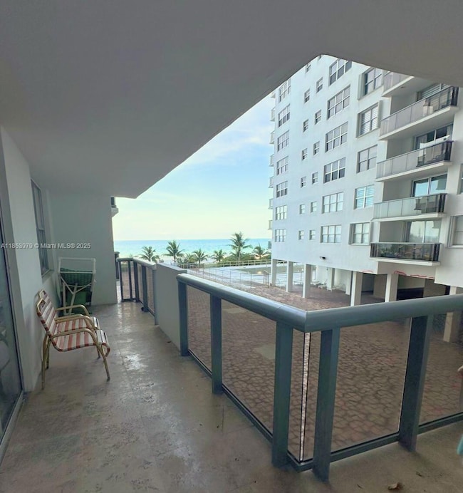 Maison Grande unit 414, Miami Beach, FL 33140 - photo 2