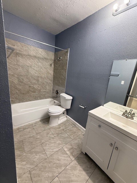 14550 Fonmeadow Dr unit 803, Houston, TX 77035 - photo 7