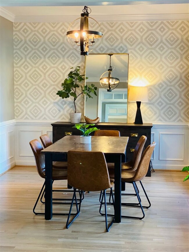 Easily removable wallpaper.