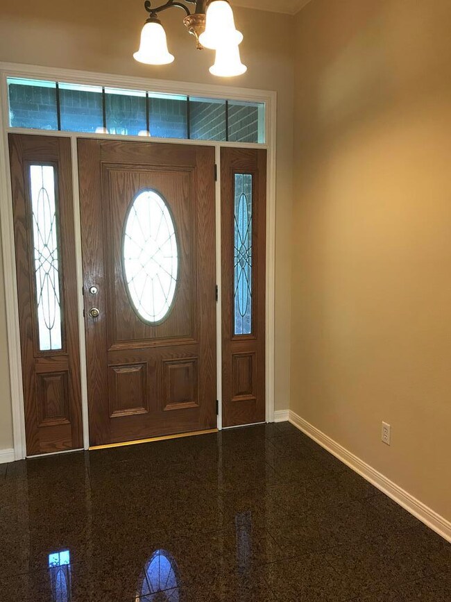 735 Timberline Dr, Bay City, TX 77414 - photo 4