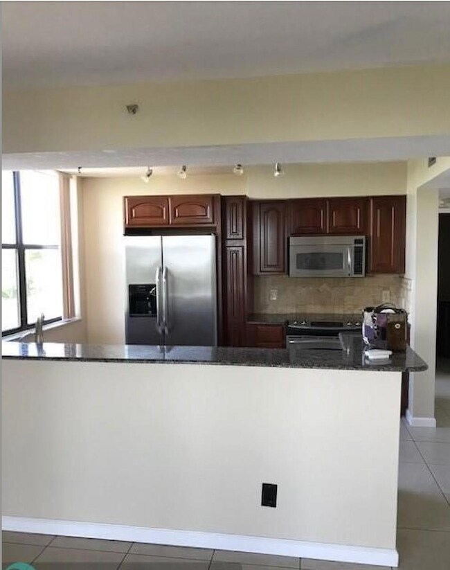 Lakeside Condominiums unit F511, Delray Beach, FL 33444 - photo 6