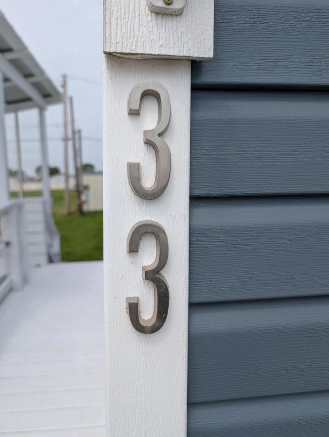 Lot 33