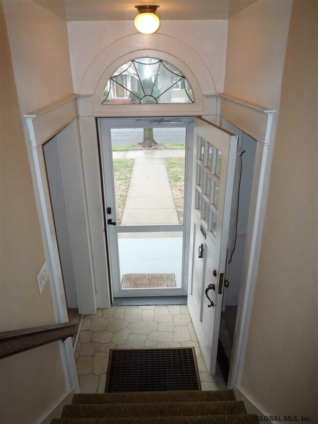 32 Washington Rd, Schenectady, NY 12302 - photo 2