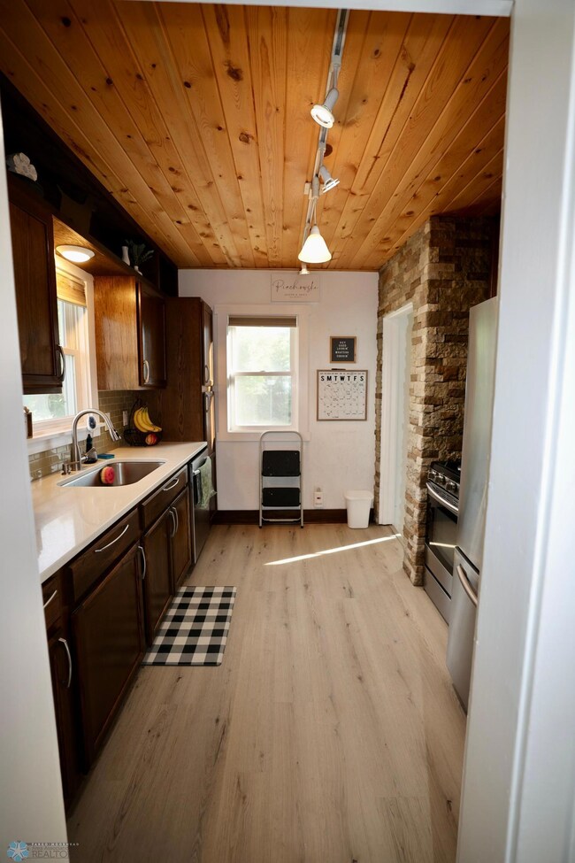 1620 8th Ave S, Fargo, ND 58103 - photo 5