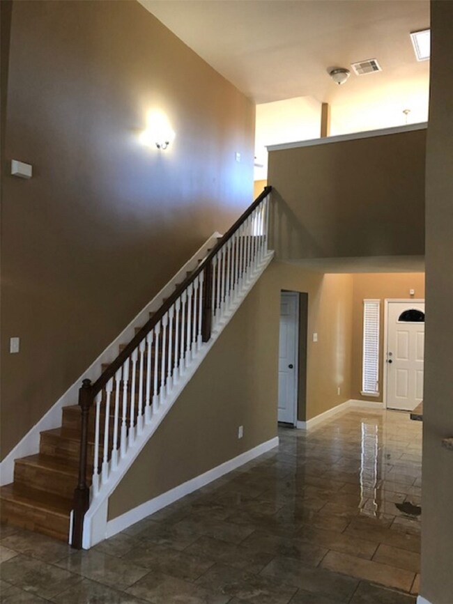 2015 Golden Creek Ln, Richmond, TX 77469 - photo 4